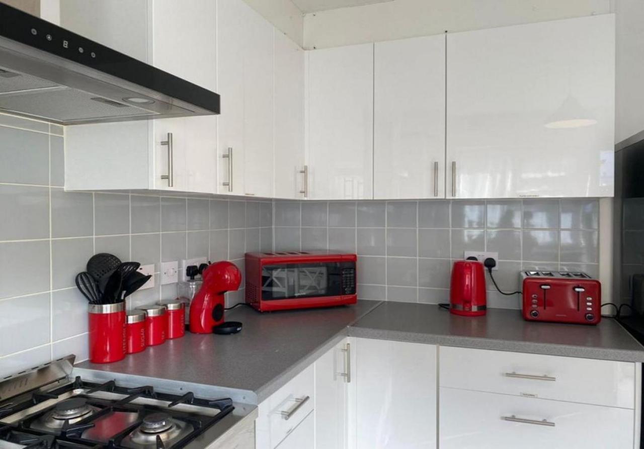 Stunning Four Bedroom House Close To Excel, O2 & Central London With Free Parking Extérieur photo