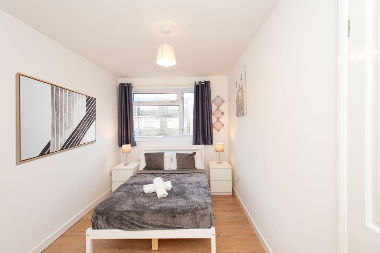 Stunning Four Bedroom House Close To Excel, O2 & Central London With Free Parking Extérieur photo