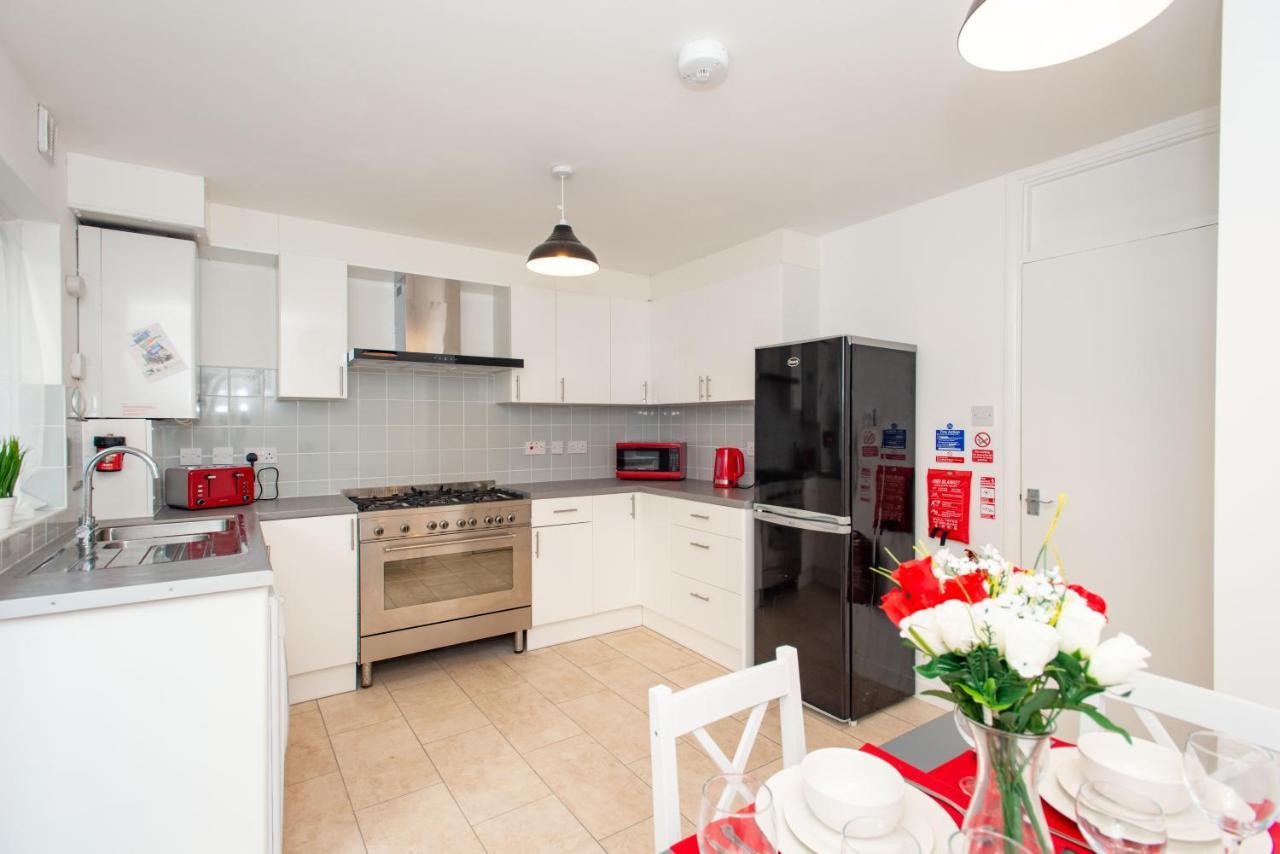Stunning Four Bedroom House Close To Excel, O2 & Central London With Free Parking Extérieur photo