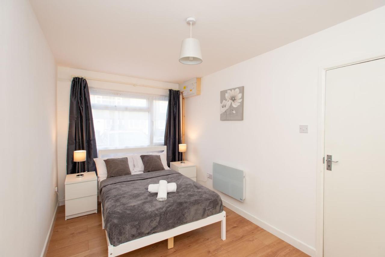 Stunning Four Bedroom House Close To Excel, O2 & Central London With Free Parking Extérieur photo