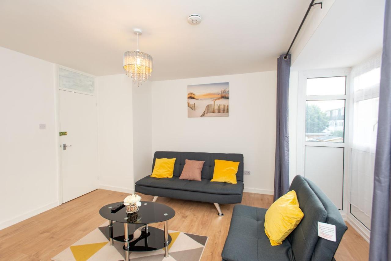 Stunning Four Bedroom House Close To Excel, O2 & Central London With Free Parking Extérieur photo